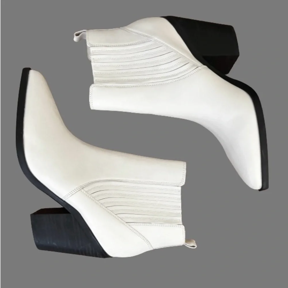 Marc Fisher Carves 100% wht lthr 3.5” cuban stckd heel ankl boots SZ 10 coastal